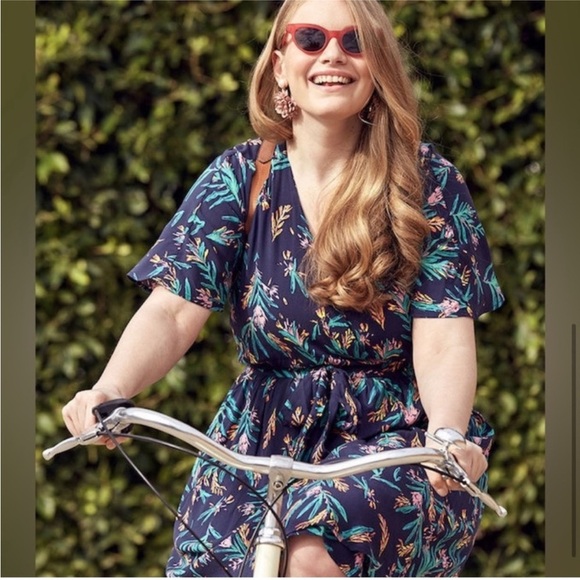 Modcloth Romantic Renewal Faux Wrap Midi Dress Navy Floral Vacation Pink Size XS - Picture 1 of 17